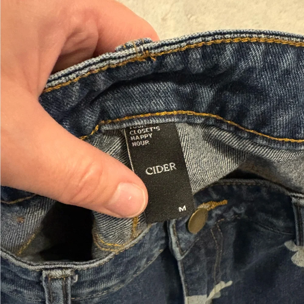 Cider Floral Denim Shorts - Picture 4 of 5